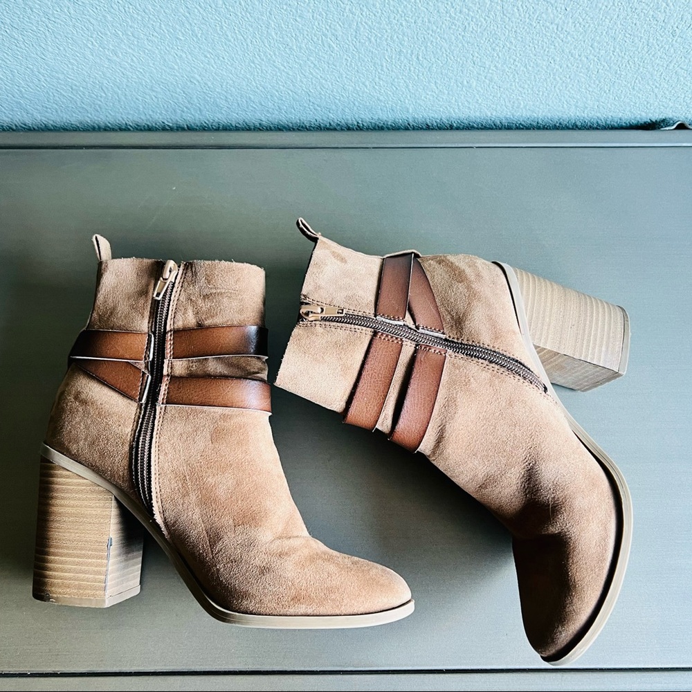 {Madden Girl} Booties - Picture 3 of 9